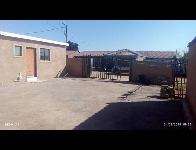 2 BEDROOM HOUSE FOR SALE IN SOSHANGUVE XX